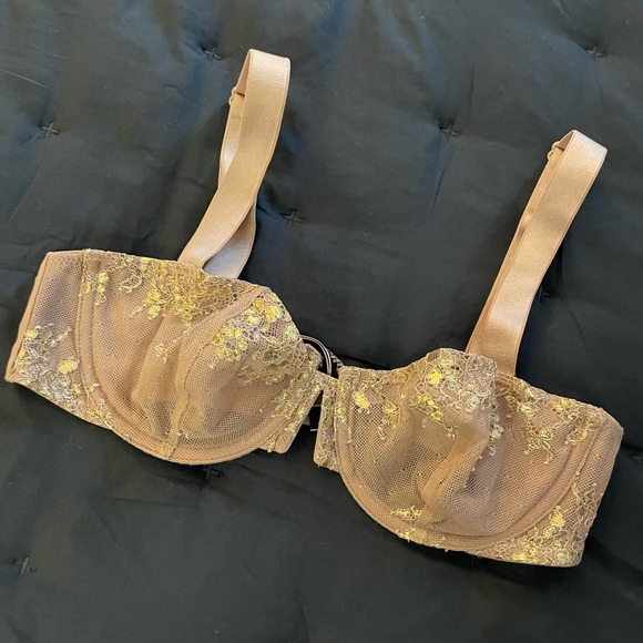 Victoria's Secret Other - Victoria's Secret very sexy line sheet bra 34B